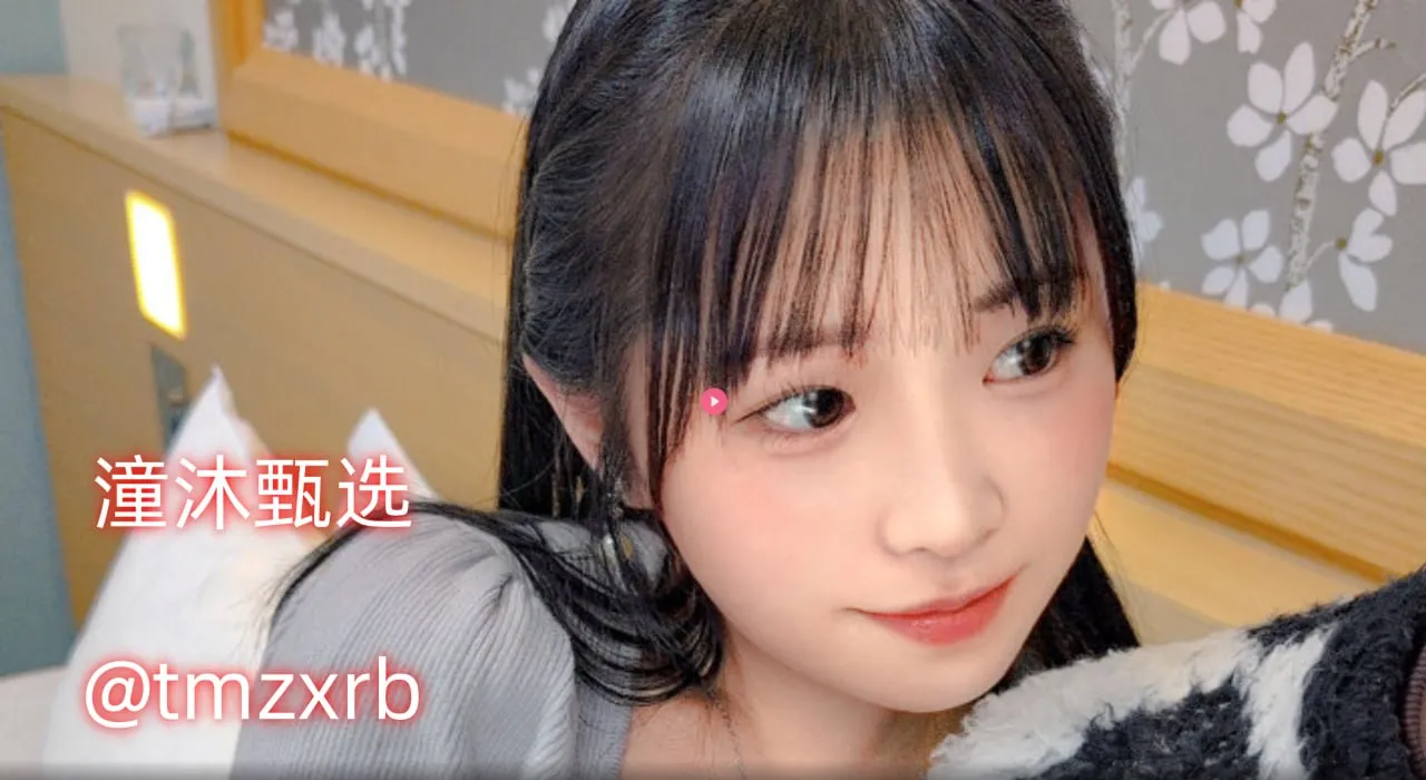 老师的黑色双开真丝旗袍:如何穿出端庄得体与东方韵味高清在线观看